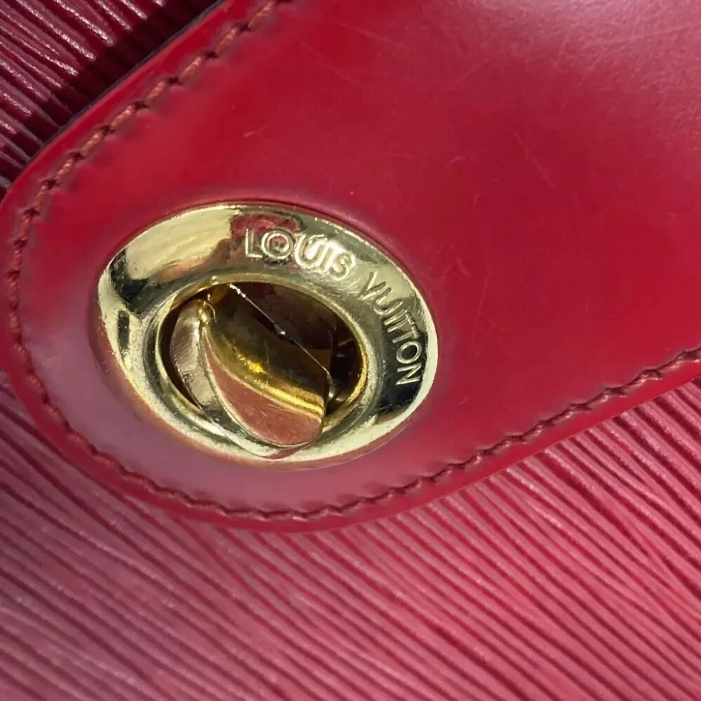 LOUIS VUITTON Epi Cluny shoulder bag Shoulder Bag Epi Leather Red